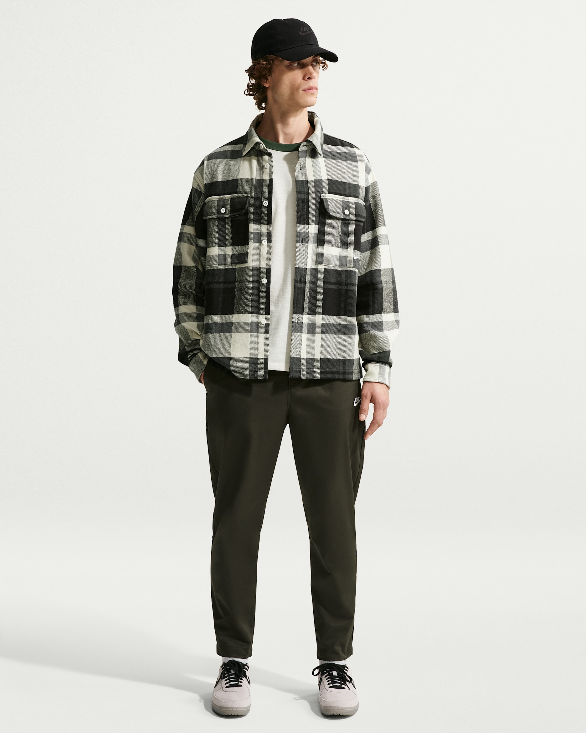 Nike Club Men's Woven Tapered Pants. Nike.com